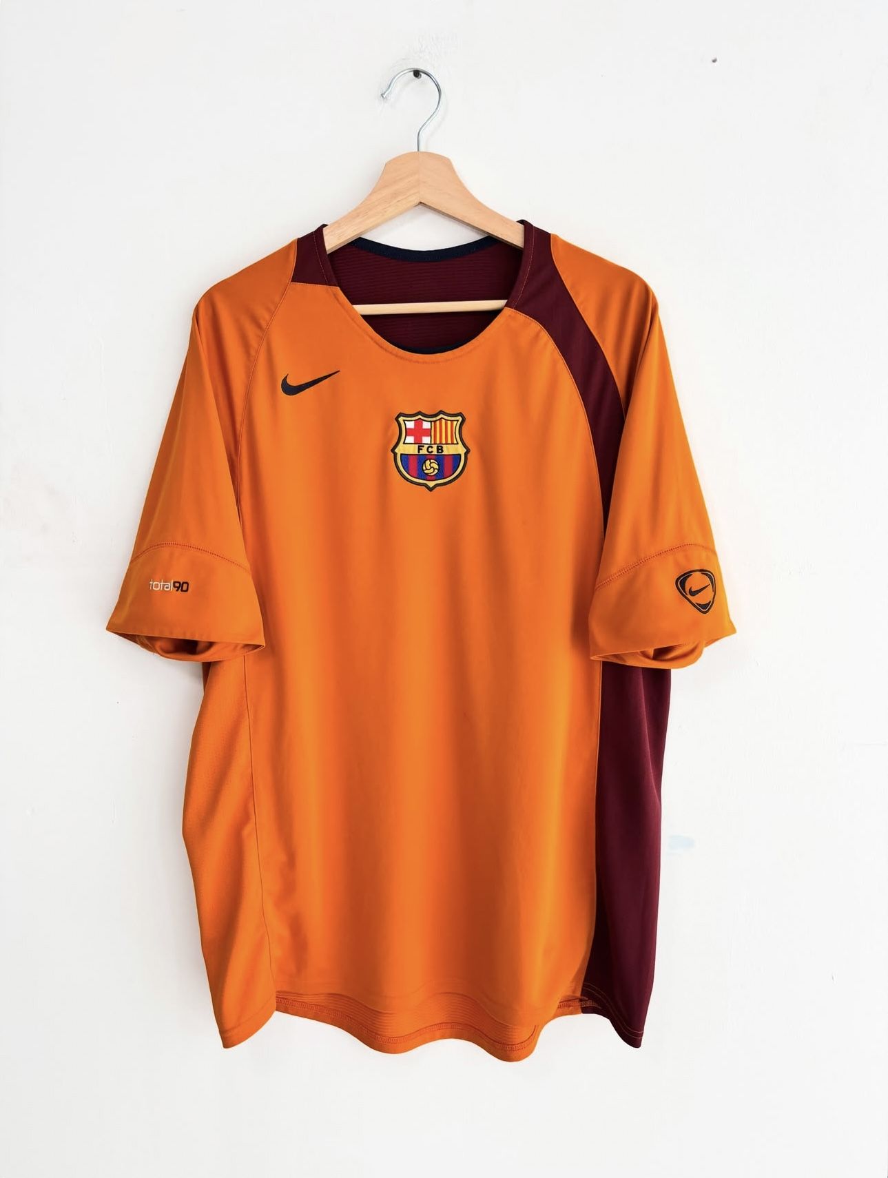 Nike Total 90 FC Barcelona 2006-07 Vintage Pre Match Soccer Jersey.